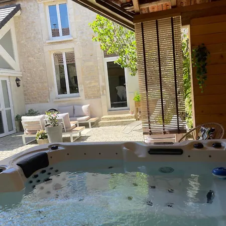 La Cour Aux Bulles Apartament Trigny